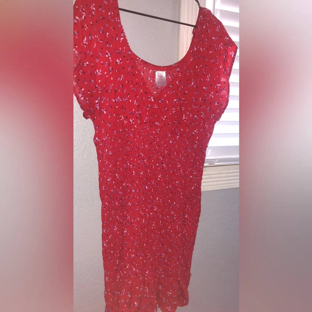 All $3 piece clothing. - Picture 8 of 13
